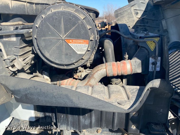 image for item JN9175 2010 International 4300  flatbed truck