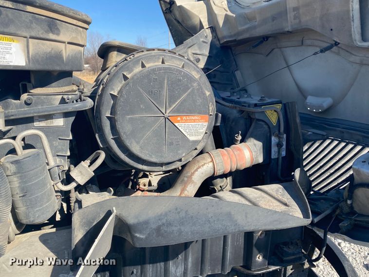 image for item JN9175 2010 International 4300  flatbed truck