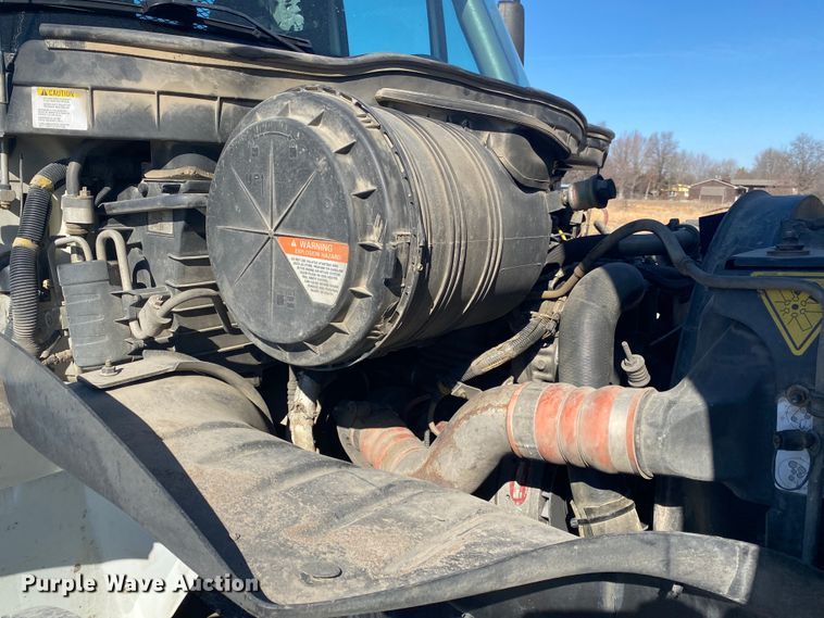 image for item JN9175 2010 International 4300  flatbed truck