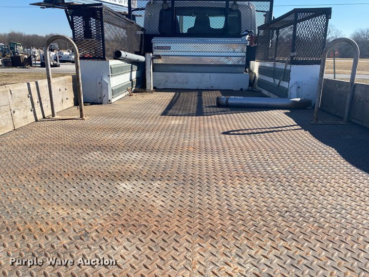 image for item JN9175 2010 International 4300  flatbed truck