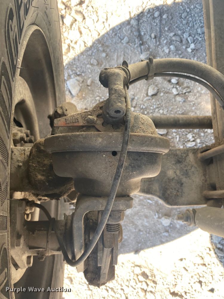 image for item JN9175 2010 International 4300  flatbed truck