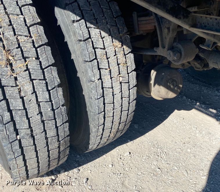 image for item JN9175 2010 International 4300  flatbed truck