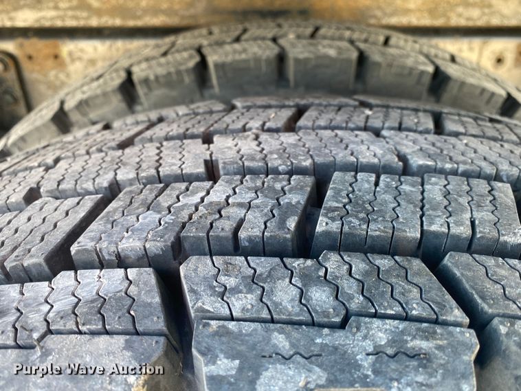 image for item JN9175 2010 International 4300  flatbed truck