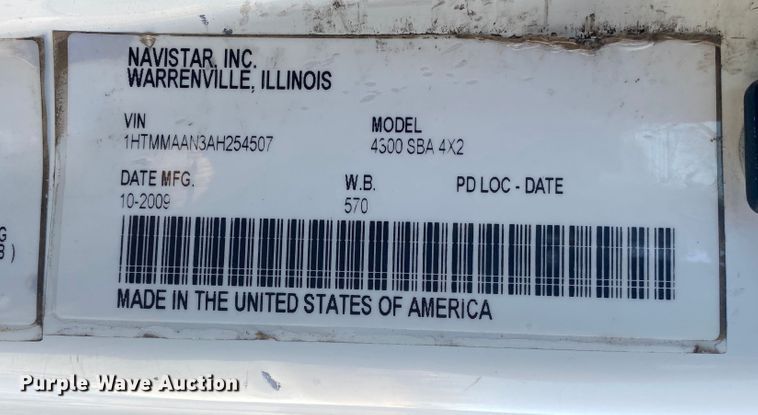 image for item JN9175 2010 International 4300  flatbed truck