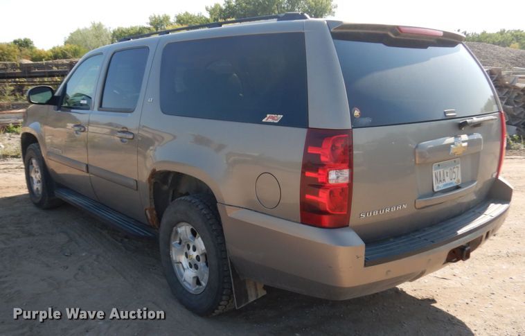 image for item JQ9195 2007 Chevrolet Suburban LT  SUV