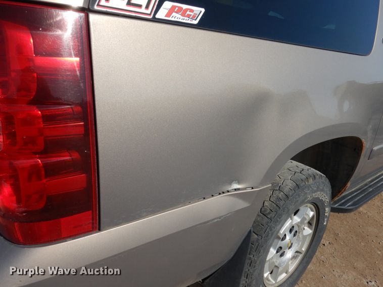image for item JQ9195 2007 Chevrolet Suburban LT  SUV