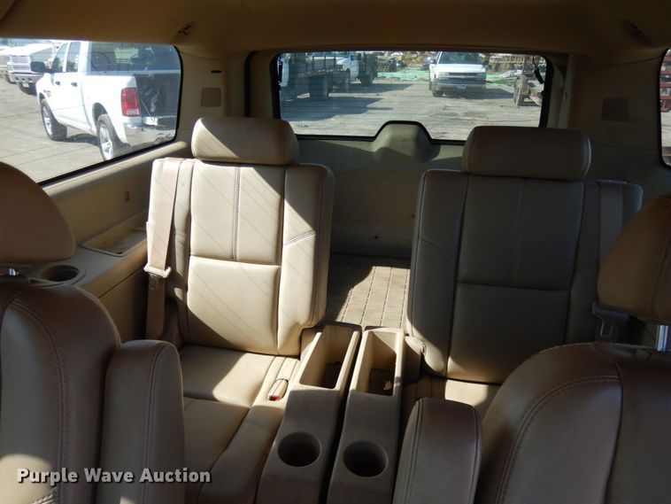 image for item JQ9195 2007 Chevrolet Suburban LT  SUV