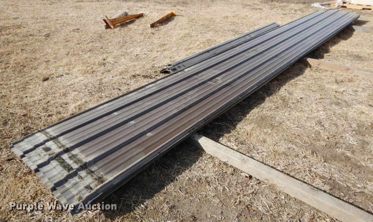 image for item JX9206 Approximately 50 sheets of metal siding/roofing