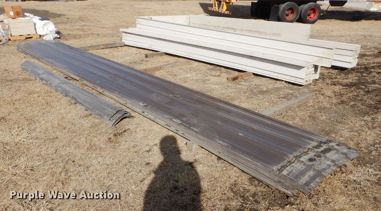 image for item JX9206 Approximately 50 sheets of metal siding/roofing