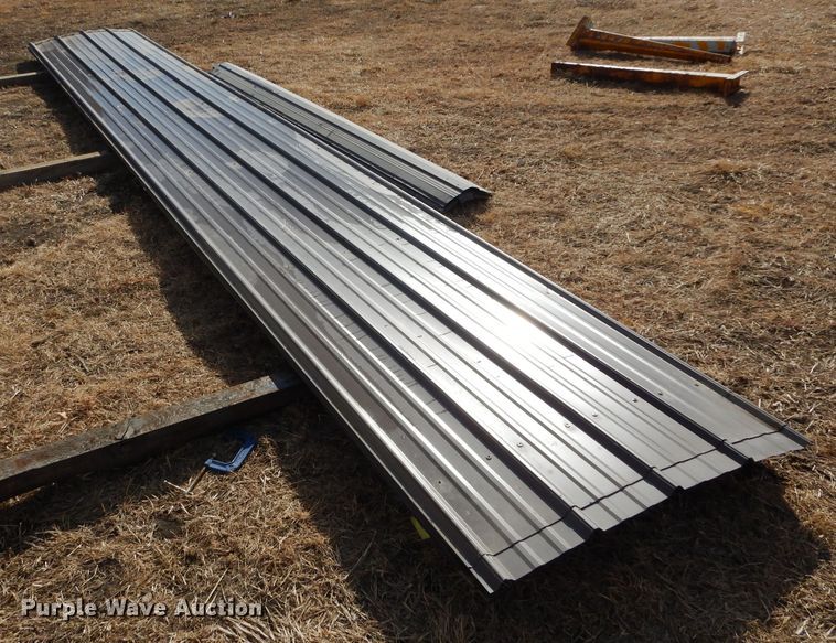 image for item JX9206 Approximately 50 sheets of metal siding/roofing