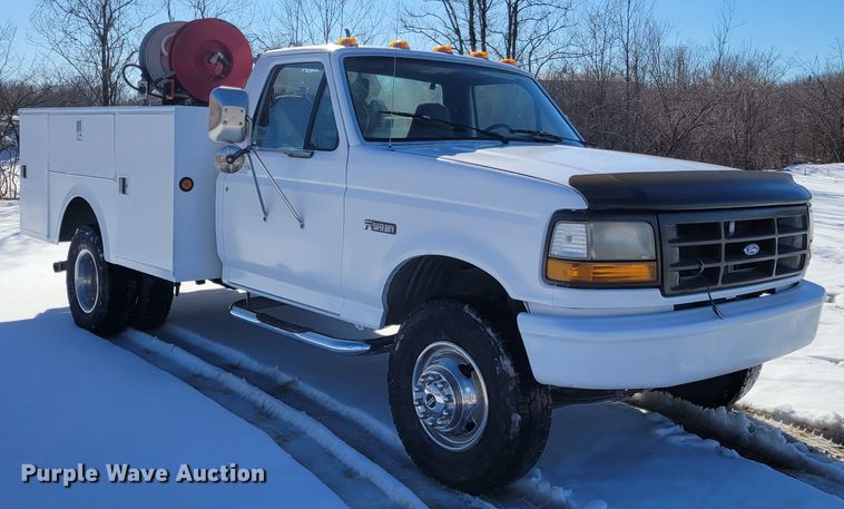 image for item KH9762 1992 Ford F450 Super Duty  utility / service truck