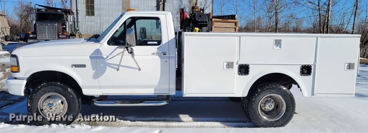 image for item KH9762 1992 Ford F450 Super Duty  utility / service truck