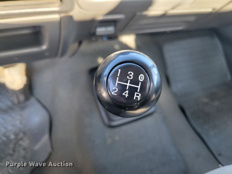 image for item KH9762 1992 Ford F450 Super Duty  utility / service truck