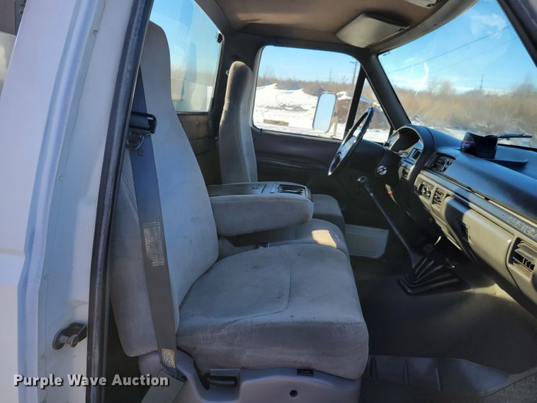 image for item KH9762 1992 Ford F450 Super Duty  utility / service truck