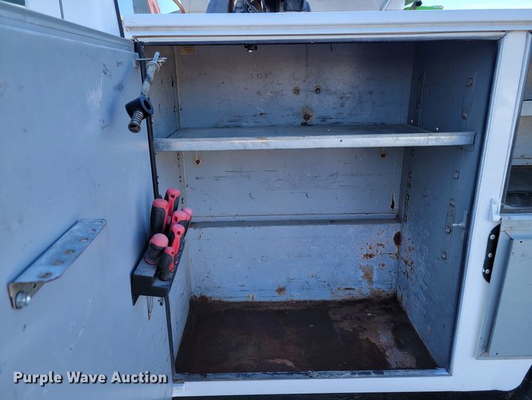 image for item KH9762 1992 Ford F450 Super Duty  utility / service truck