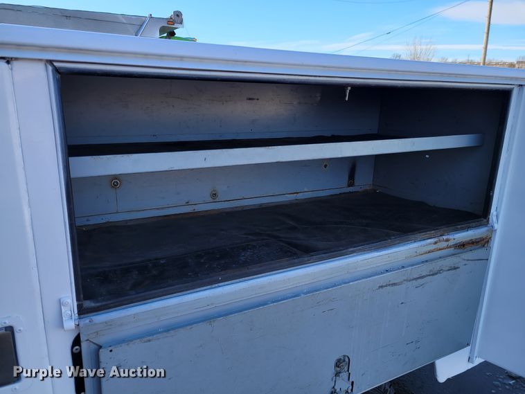 image for item KH9762 1992 Ford F450 Super Duty  utility / service truck