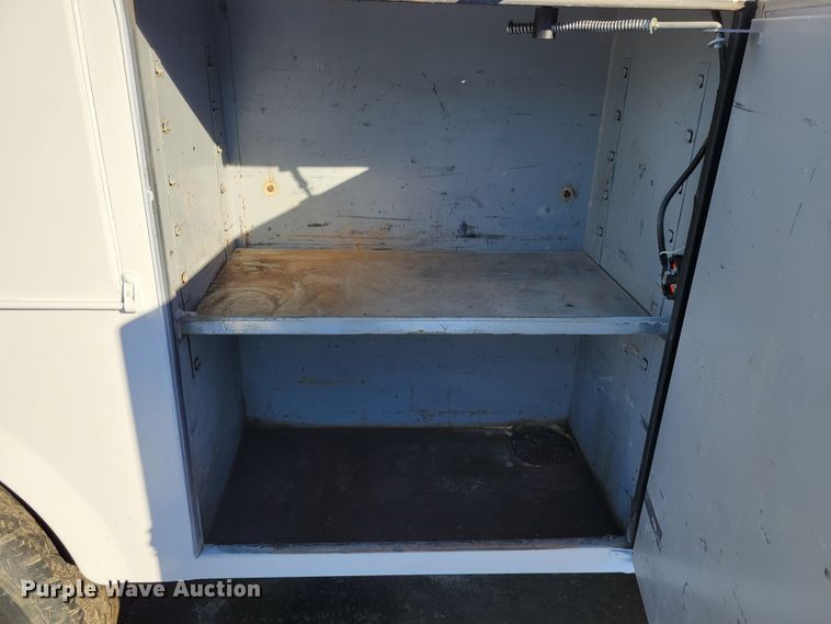 image for item KH9762 1992 Ford F450 Super Duty  utility / service truck