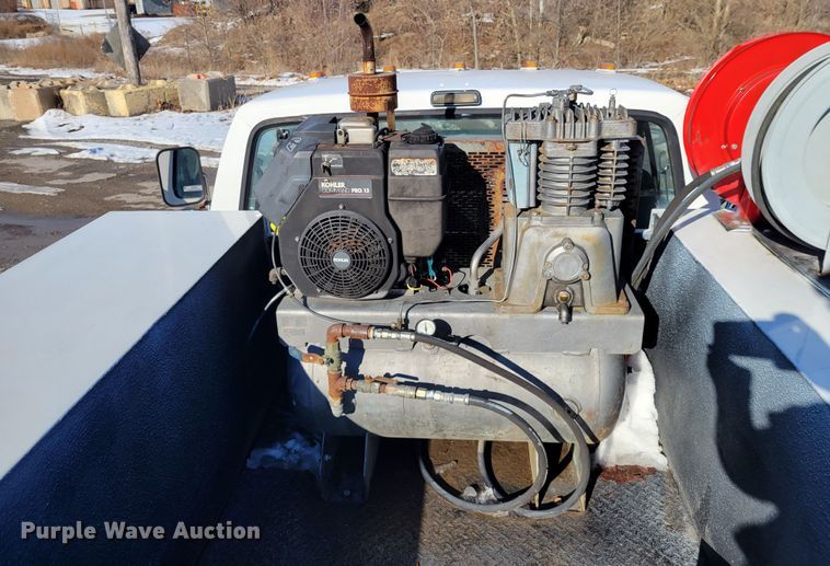 image for item KH9762 1992 Ford F450 Super Duty  utility / service truck