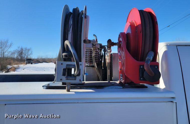 image for item KH9762 1992 Ford F450 Super Duty  utility / service truck