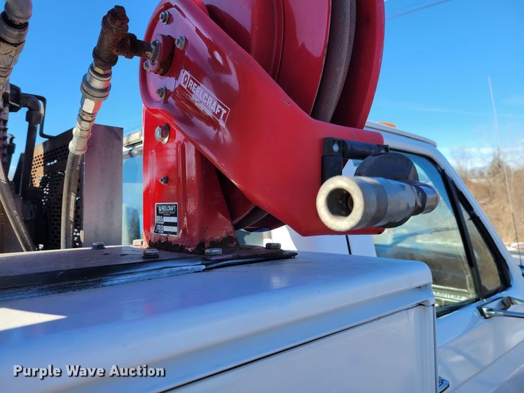 image for item KH9762 1992 Ford F450 Super Duty  utility / service truck