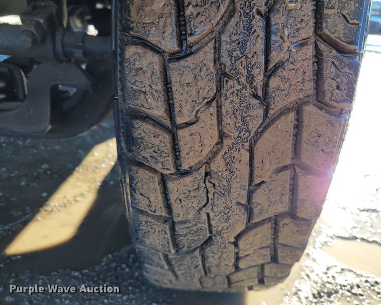 image for item KH9762 1992 Ford F450 Super Duty  utility / service truck