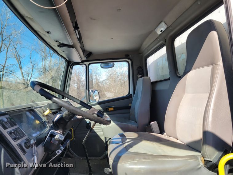 image for item KH9763 2003 Freightliner FL70  box truck