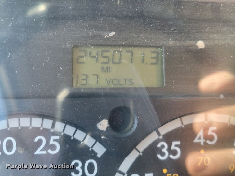 image for item KH9763 2003 Freightliner FL70  box truck