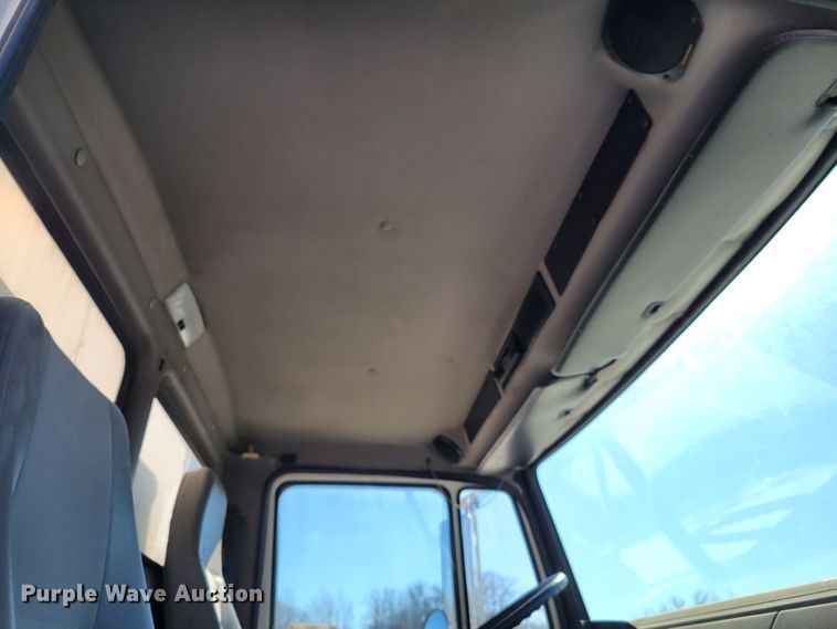 image for item KH9763 2003 Freightliner FL70  box truck