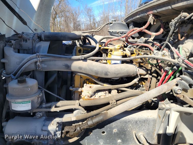 image for item KH9763 2003 Freightliner FL70  box truck