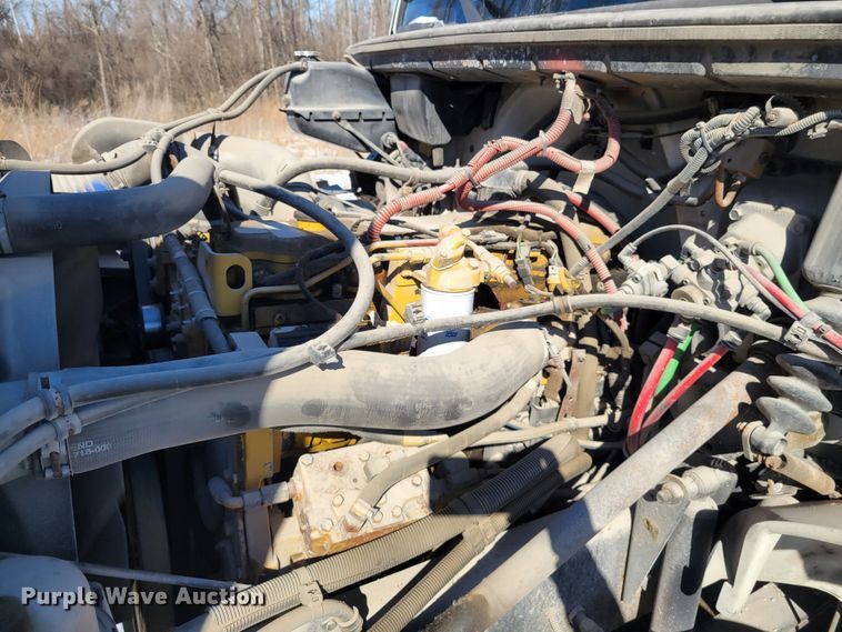 image for item KH9763 2003 Freightliner FL70  box truck