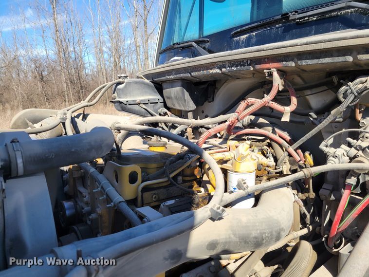 image for item KH9763 2003 Freightliner FL70  box truck