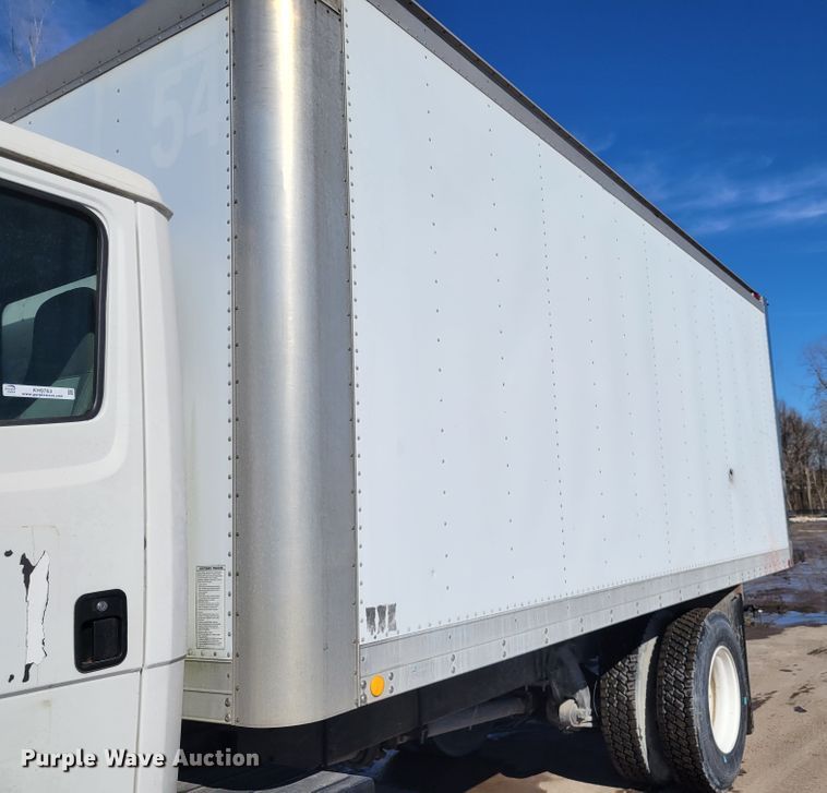 image for item KH9763 2003 Freightliner FL70  box truck