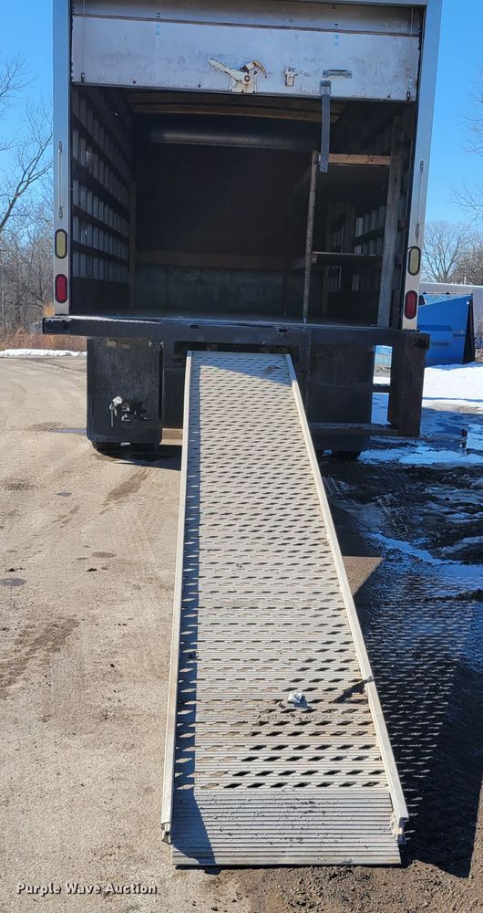 image for item KH9763 2003 Freightliner FL70  box truck