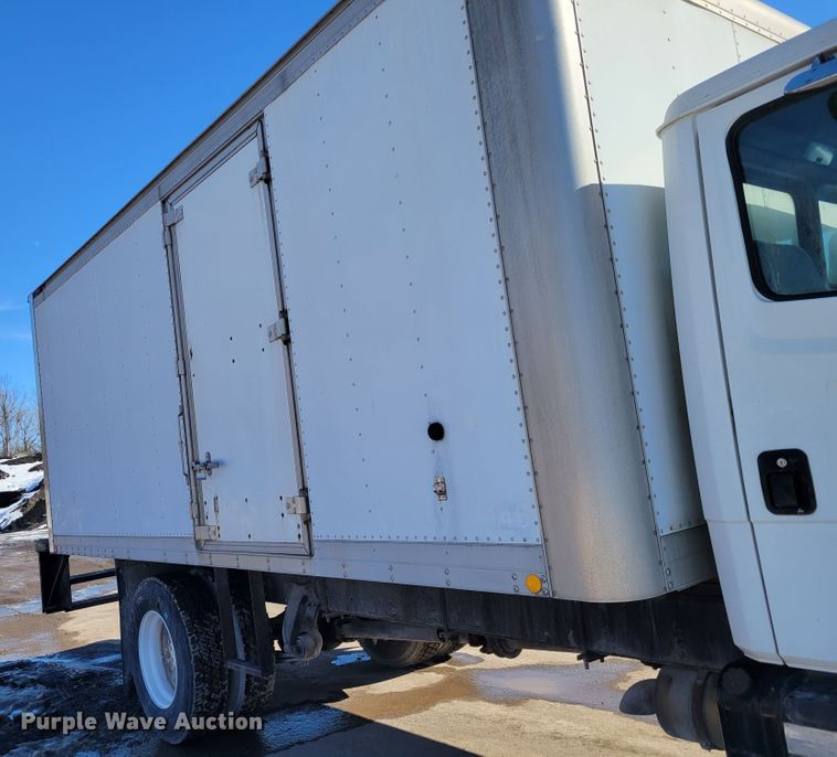 image for item KH9763 2003 Freightliner FL70  box truck