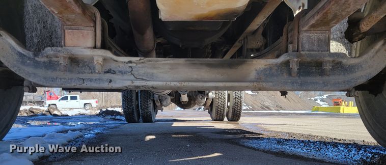 image for item KH9763 2003 Freightliner FL70  box truck