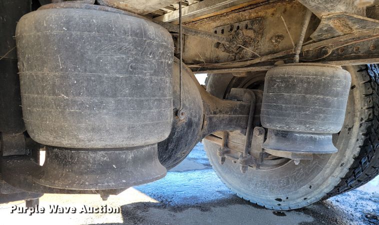 image for item KH9763 2003 Freightliner FL70  box truck