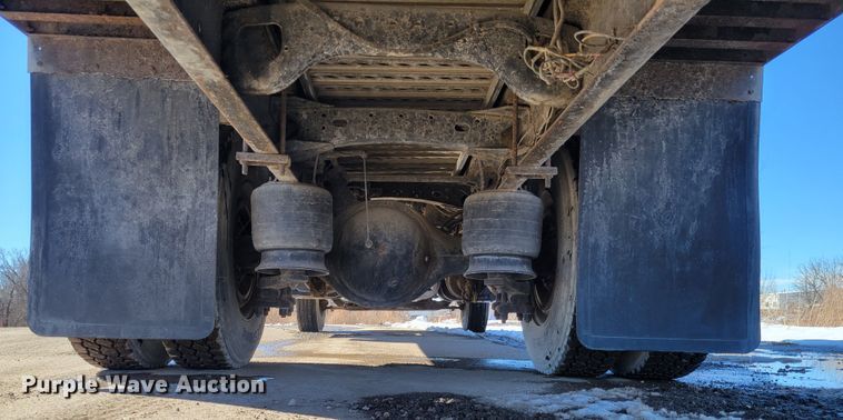 image for item KH9763 2003 Freightliner FL70  box truck