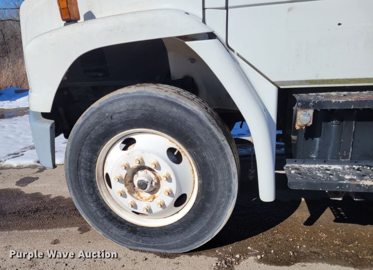 image for item KH9763 2003 Freightliner FL70  box truck