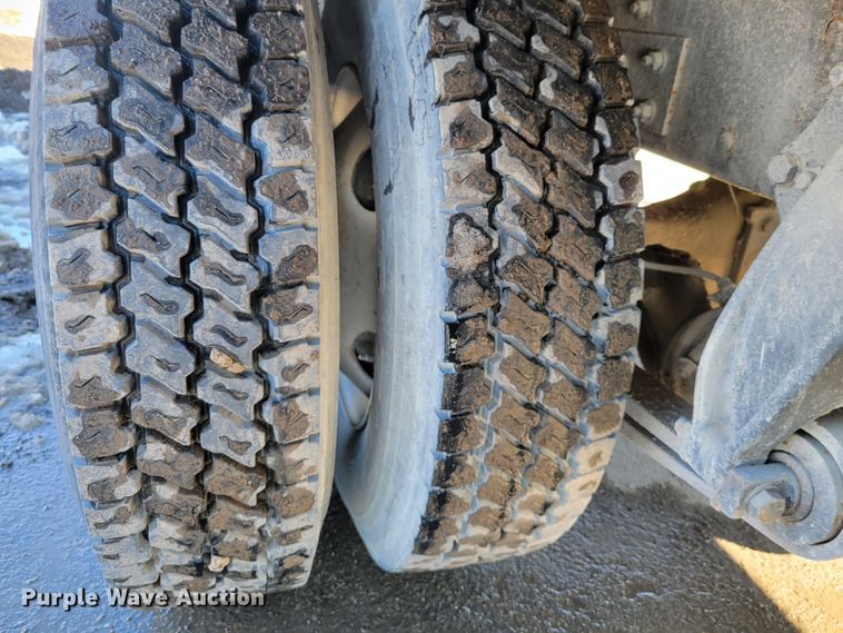 image for item KH9763 2003 Freightliner FL70  box truck