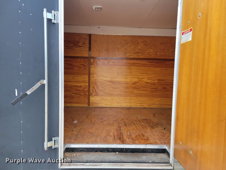 image for item KH9769 2002 Haulmark RT85X32WT3  enclosed cargo trailer