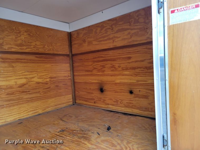 image for item KH9769 2002 Haulmark RT85X32WT3  enclosed cargo trailer