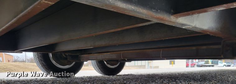 image for item KH9769 2002 Haulmark RT85X32WT3  enclosed cargo trailer