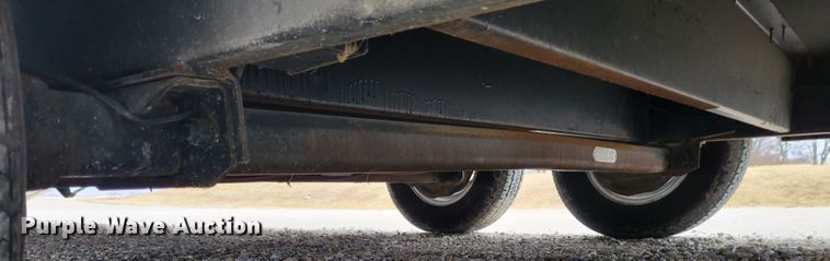 image for item KH9769 2002 Haulmark RT85X32WT3  enclosed cargo trailer