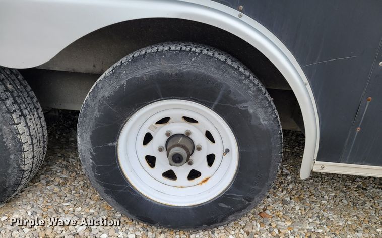 image for item KH9769 2002 Haulmark RT85X32WT3  enclosed cargo trailer