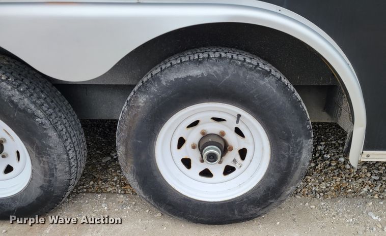 image for item KH9769 2002 Haulmark RT85X32WT3  enclosed cargo trailer