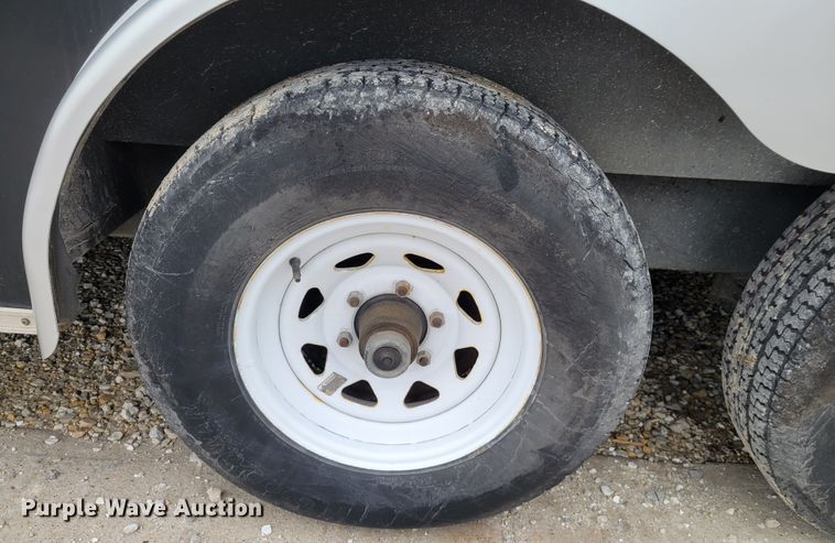 image for item KH9769 2002 Haulmark RT85X32WT3  enclosed cargo trailer