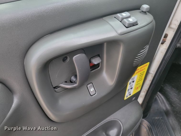 image for item KH9773 2007 GMC C4500  box truck