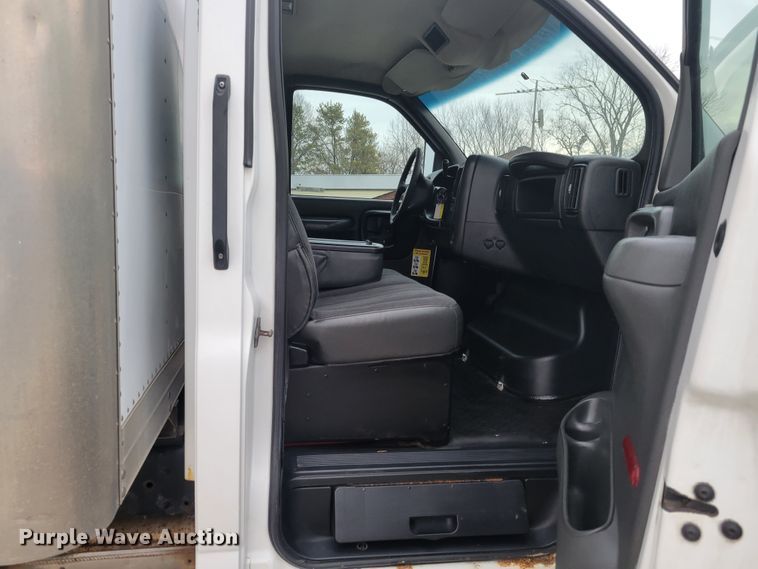 image for item KH9773 2007 GMC C4500  box truck