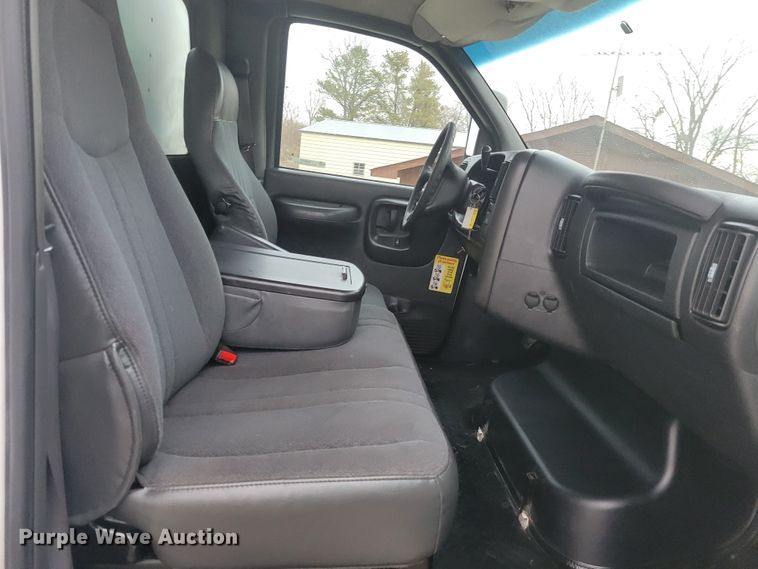 image for item KH9773 2007 GMC C4500  box truck