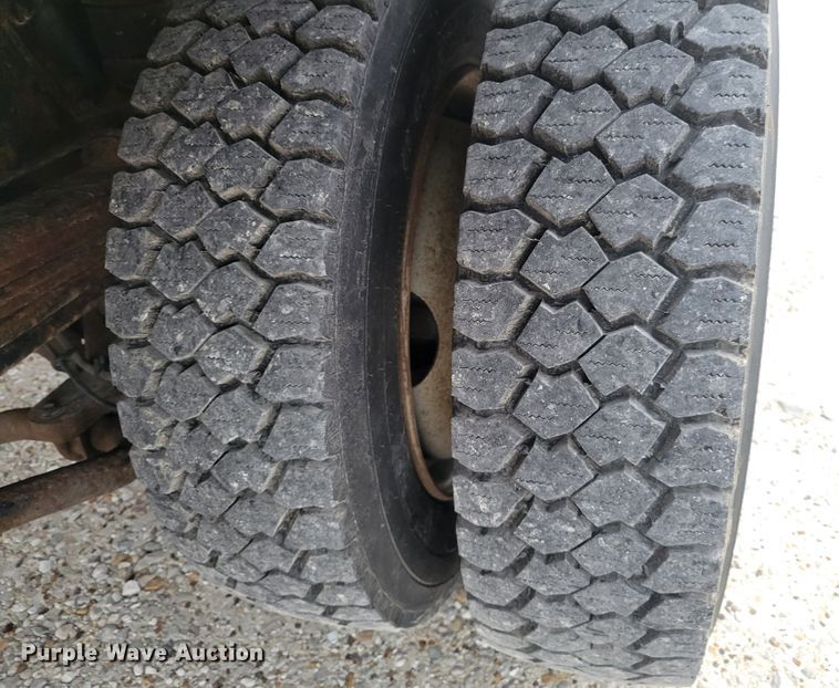 image for item KH9773 2007 GMC C4500  box truck